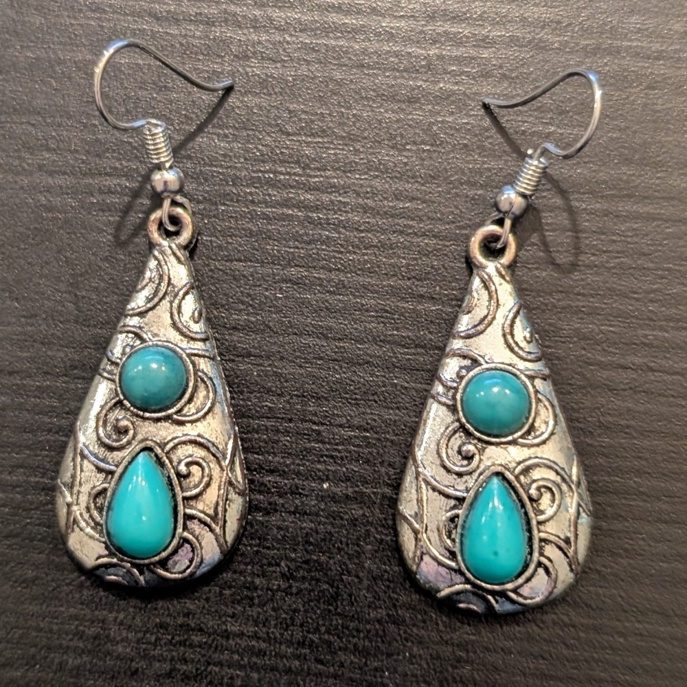 Costume Earring Lot, Set of 2, Silver Colored, Drop Dangling Earrings - Picture 4 of 5